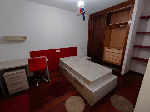 PISO DE 4 DORMITORIOS CON UNA PLAZA DE GARAJE.  OPCIONAL UNA SEGUNDA PLAZA