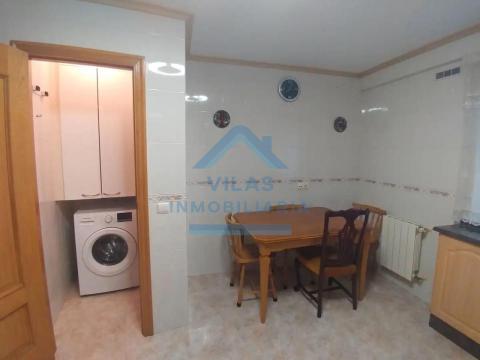 CENTRICA Y AMPLIA  VIVIENDA EN RUA TRAVESA