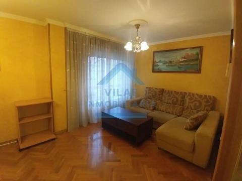 CENTRICA Y AMPLIA  VIVIENDA EN RUA TRAVESA