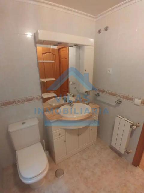 CENTRICA Y AMPLIA  VIVIENDA EN RUA TRAVESA