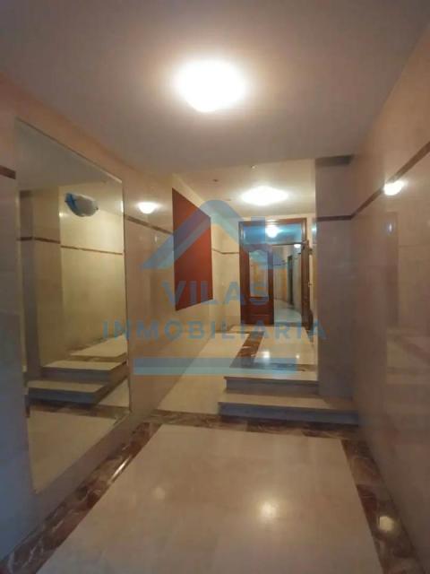 CENTRICA Y AMPLIA  VIVIENDA EN RUA TRAVESA